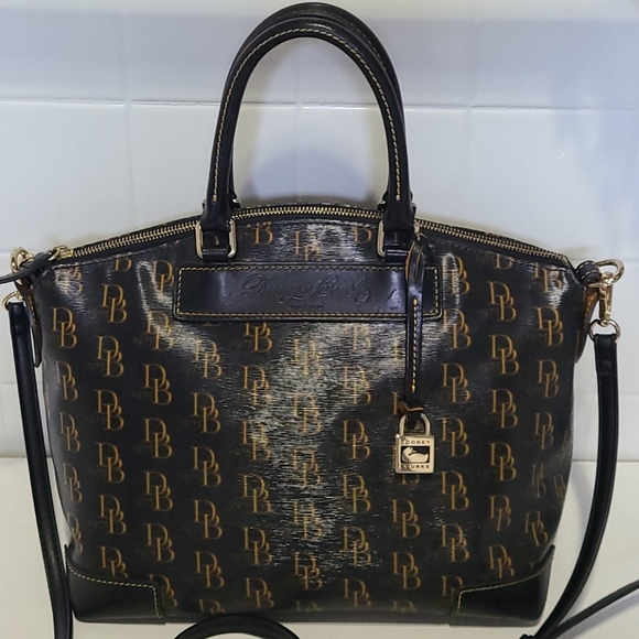Dooney & Bourke Handbags - 🥳HP💖Dooney & Bourke bag